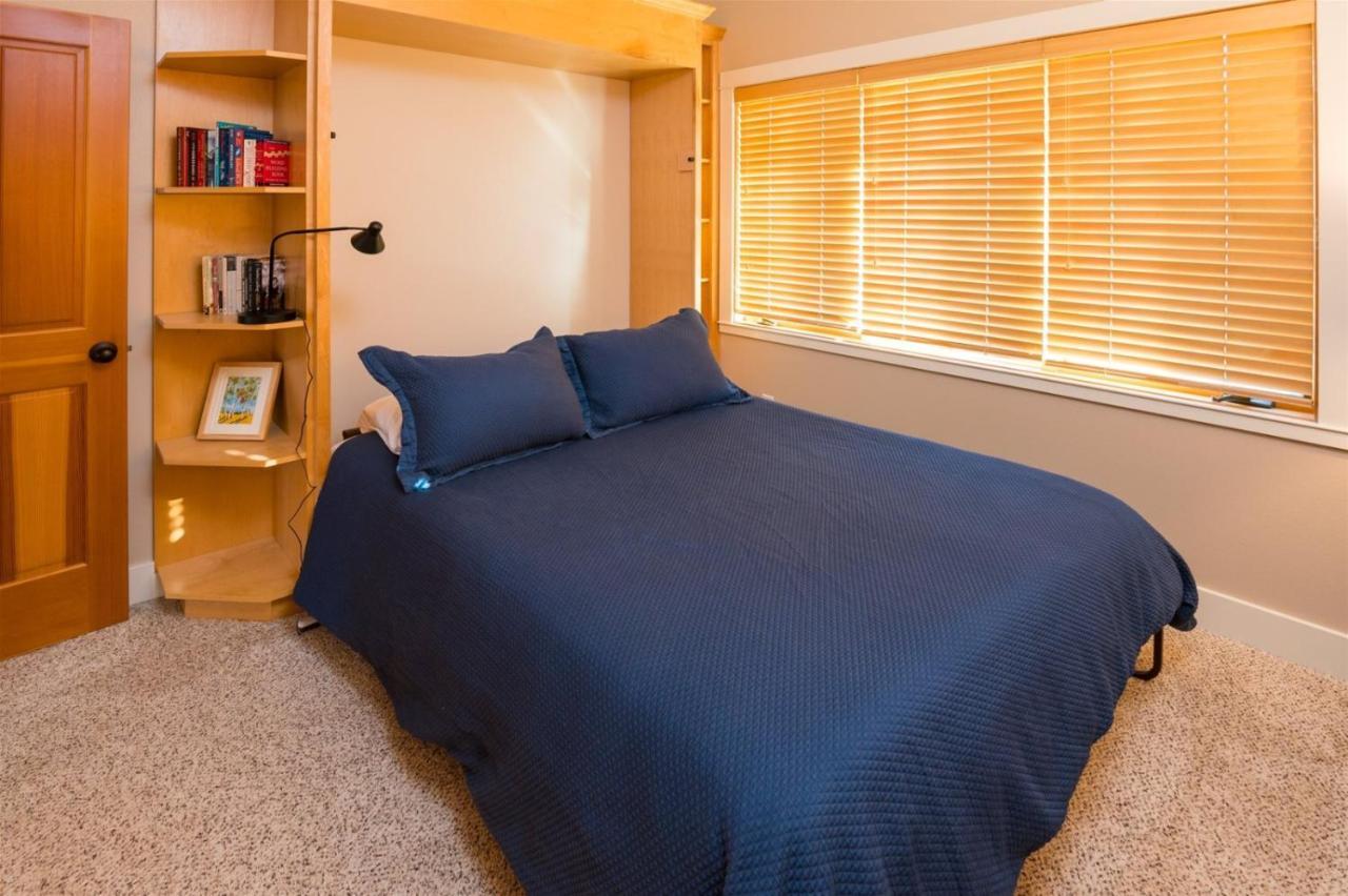 Апартаменты Riley'S Mountain View Систерс Экстерьер фото