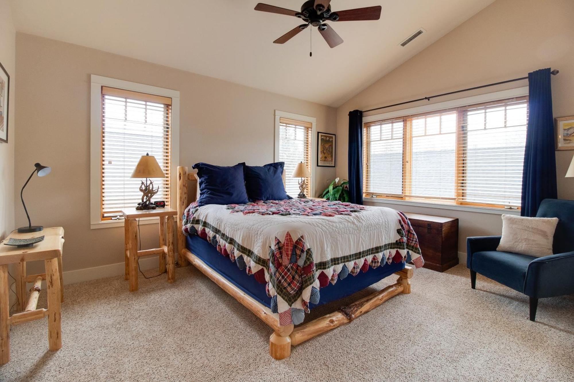 Апартаменты Riley'S Mountain View Систерс Экстерьер фото